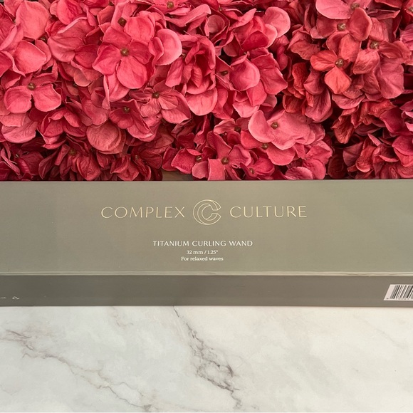 COMPLEX CULTURE Titanium Curling Wand 32mm - Picture 2 of 16